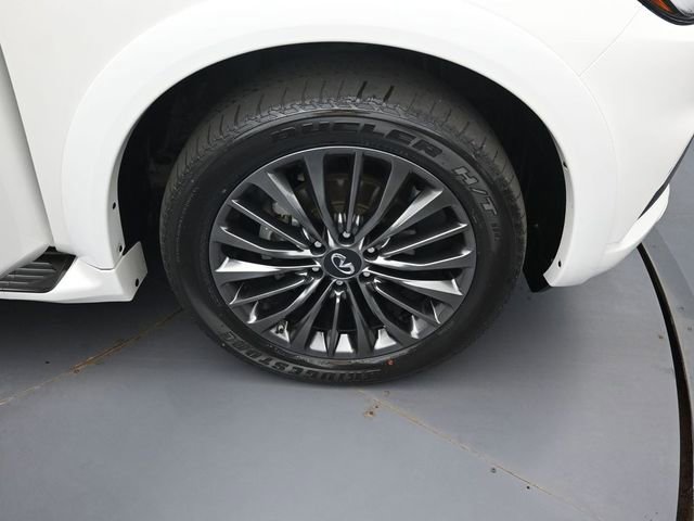 Used 2024 INFINITI QX80 Sensory AWD/4WD image 39