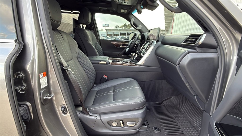Used 2024 Lexus LX 600 4WD w/ Ultra Luxury Package image 34