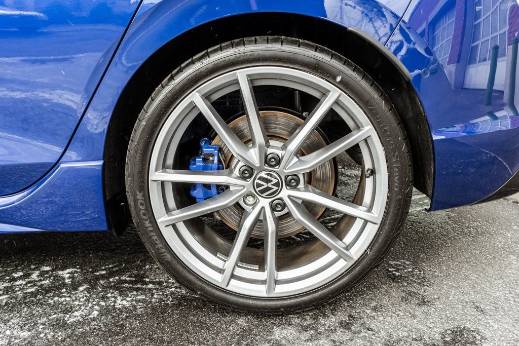 Used 2024 Volkswagen Golf R image 32