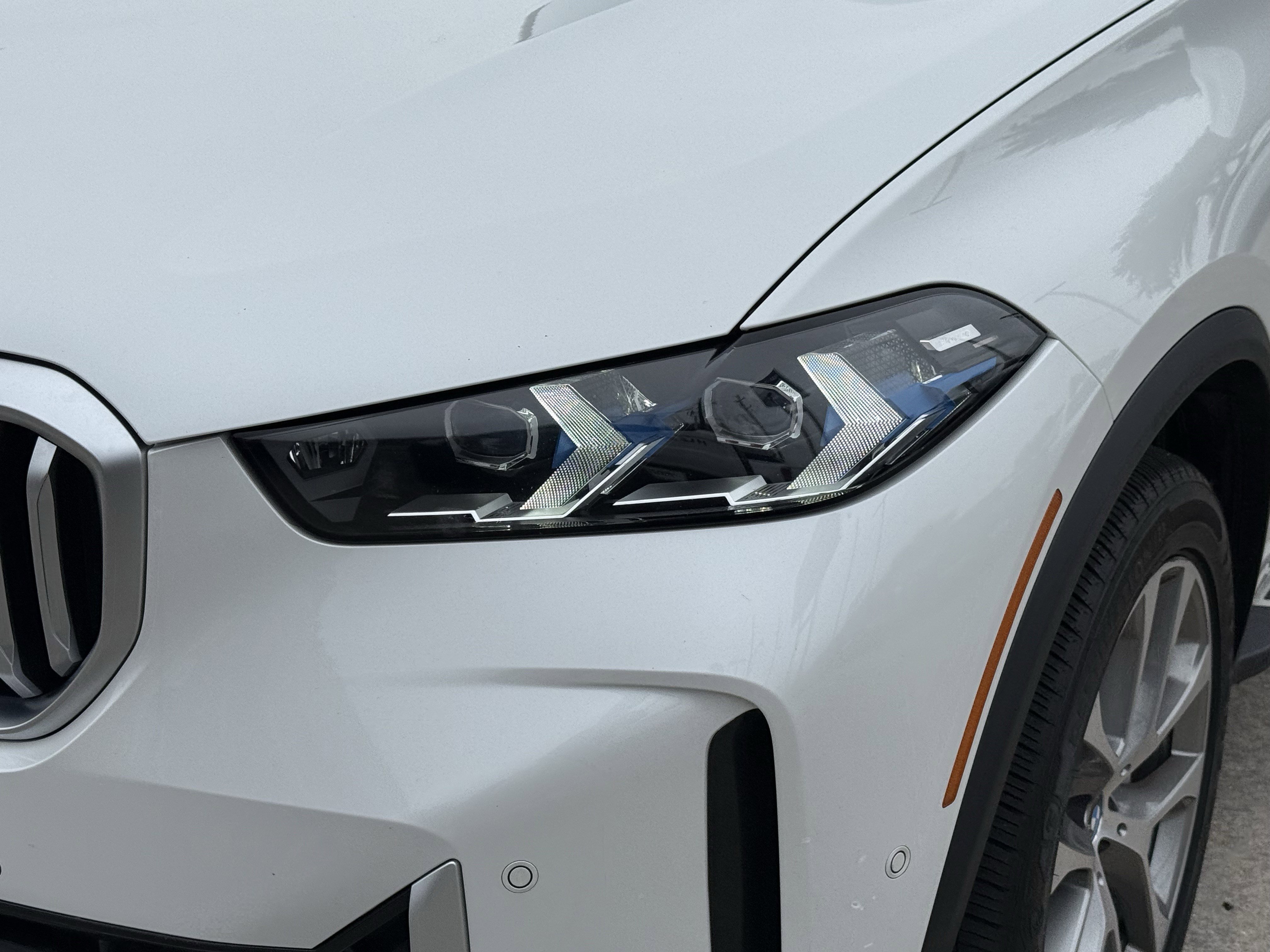 Used 2024 BMW X5 xDrive50e image 11