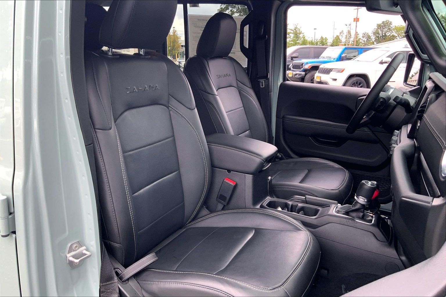 Certified 2023 Jeep Wrangler Unlimited Sahara w/ Cold Weather Group AWD/4WD image 7