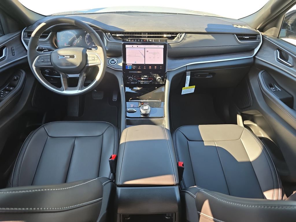 New 2025 Jeep Grand Cherokee Limited w/ Black Appearance Package image 9