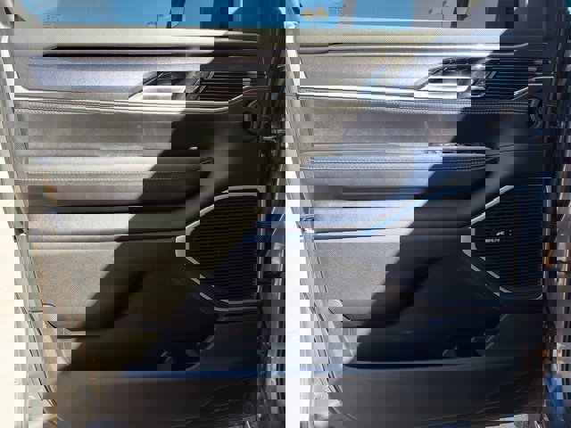 New 2024 Jeep Wagoneer 2WD w/ Premium Group I image 18