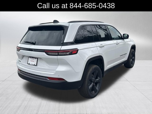 New 2026 Jeep Grand Cherokee Limited w/ Limited Altitude Package AWD/4WD image 5