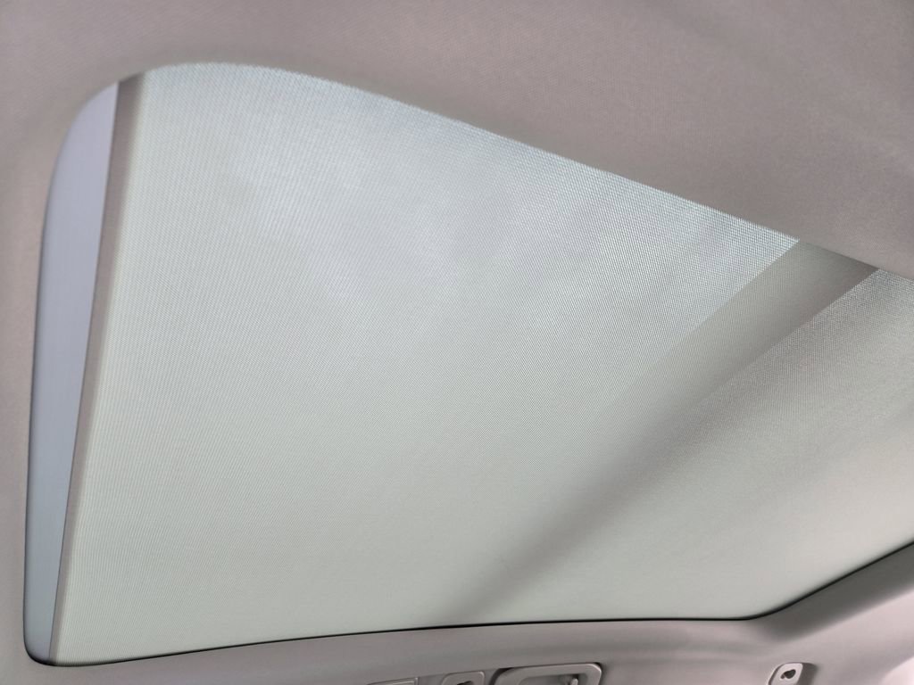 Used 2024 Volvo XC60 B5 Plus AWD/4WD image 22