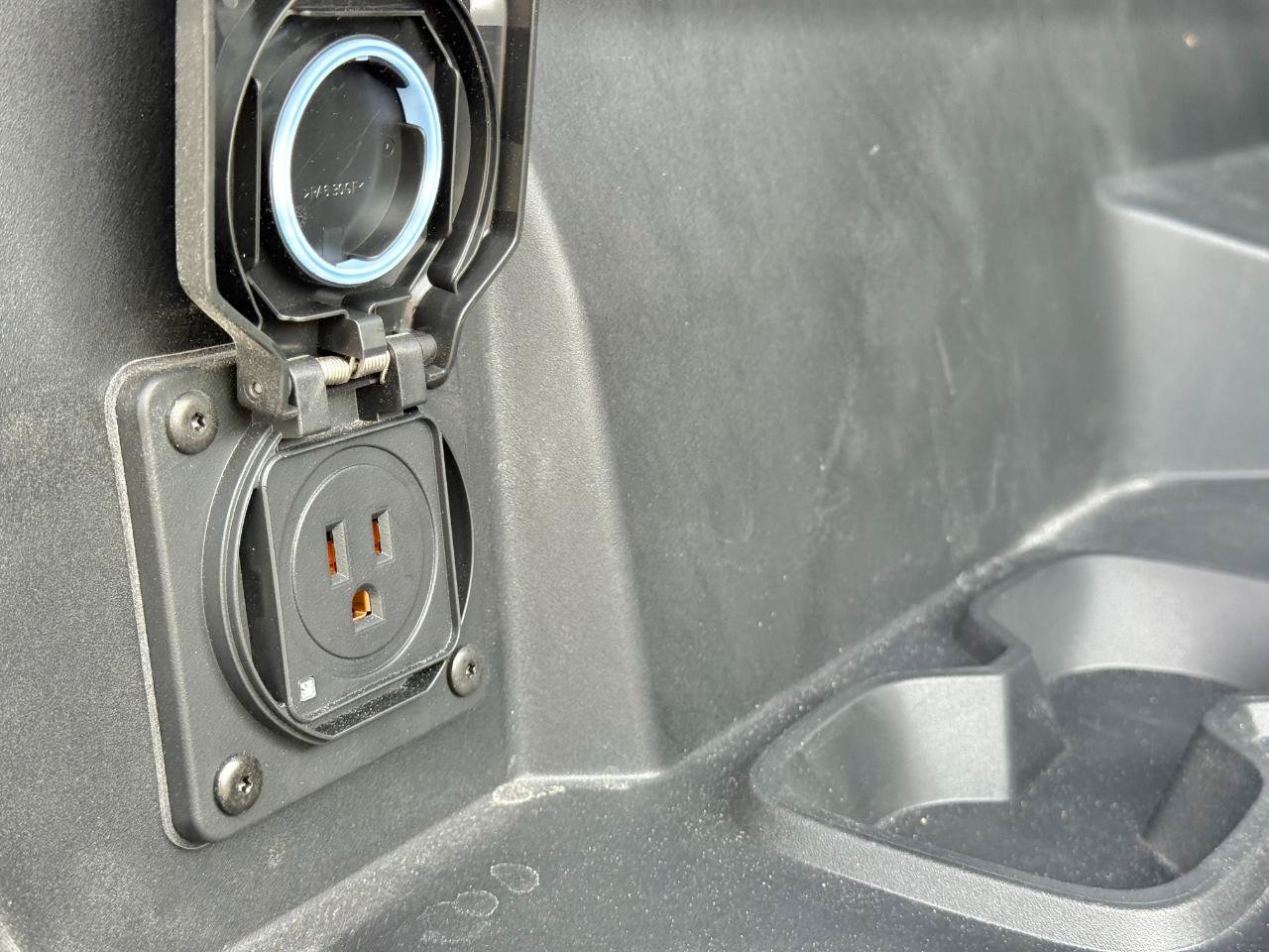 Used 2026 Chevrolet Silverado EV LT AWD/4WD image 21