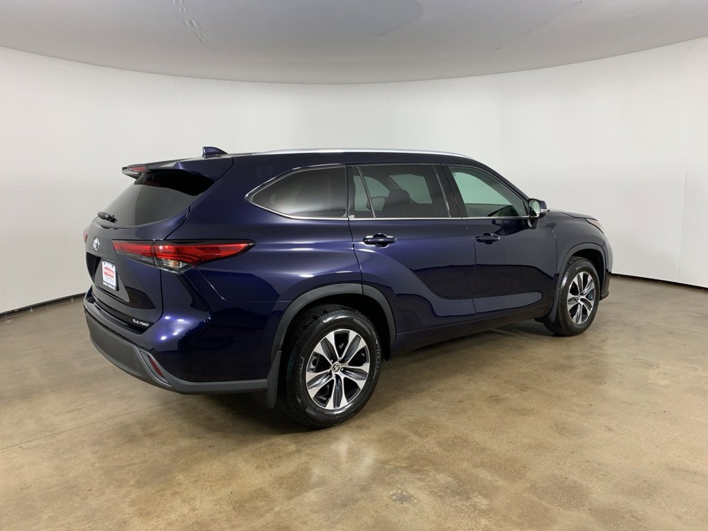 Used 2022 Toyota Highlander XLE image 35