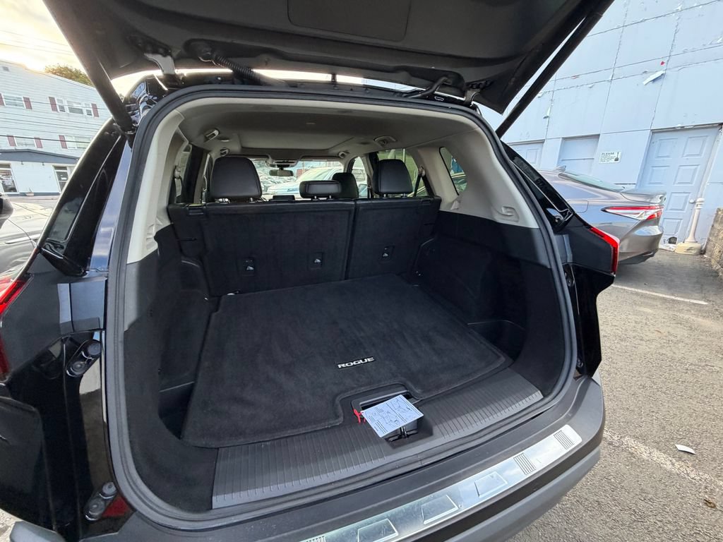 Used 2023 Nissan Rogue SV w/ SV Premium B Package AWD/4WD image 11