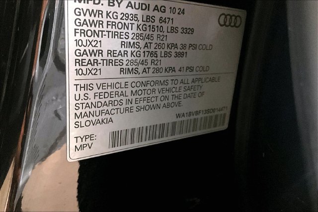 Used 2025 Audi Q8 Premium Plus AWD/4WD image 35