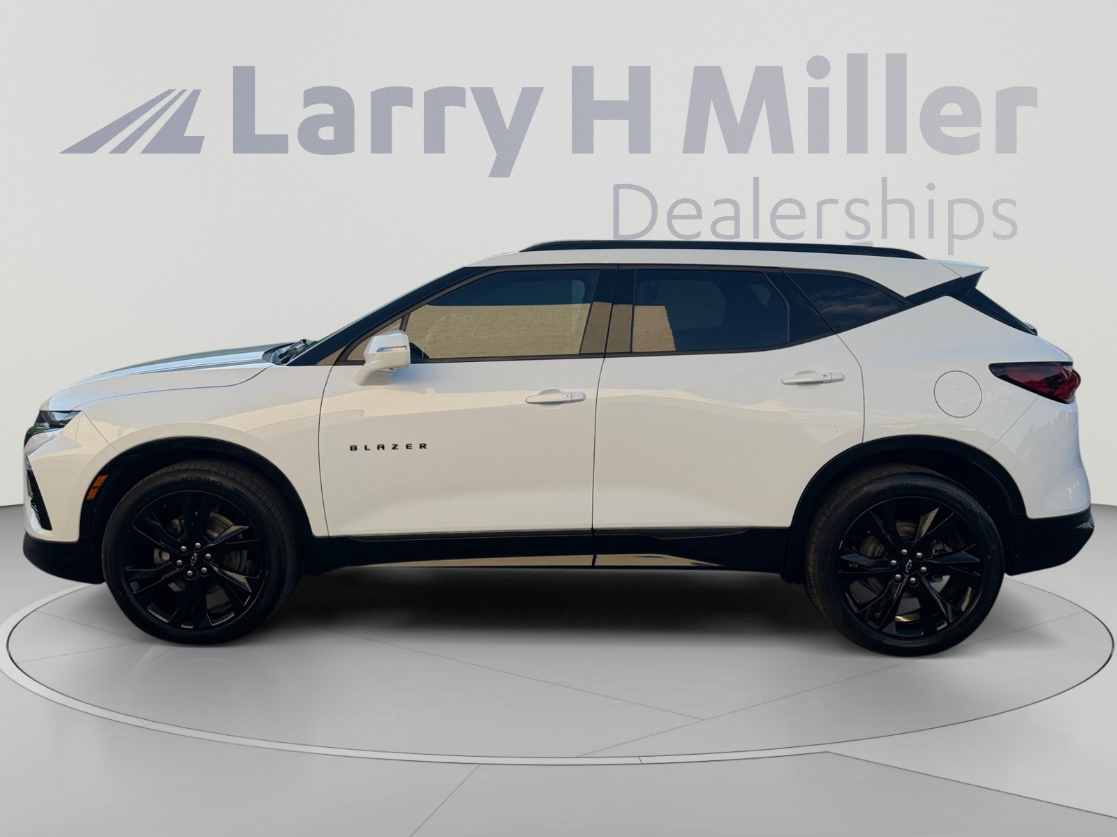 Used 2019 Chevrolet Blazer RS FWD image 2