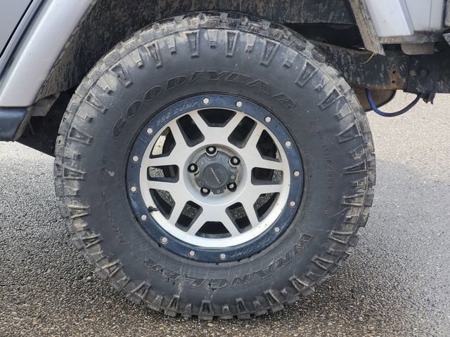 Used 2015 Jeep Wrangler Unlimited Sahara w/ Dual Top Group image 28