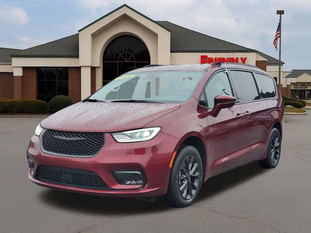 Used 2021 Chrysler Pacifica Touring-L w/ S Appearance Package image 2