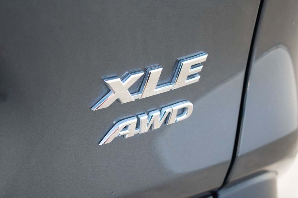 Used 2025 Toyota RAV4 XLE Premium image 9