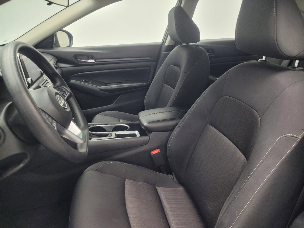 Used 2024 Nissan Altima 2.5 SV image 17