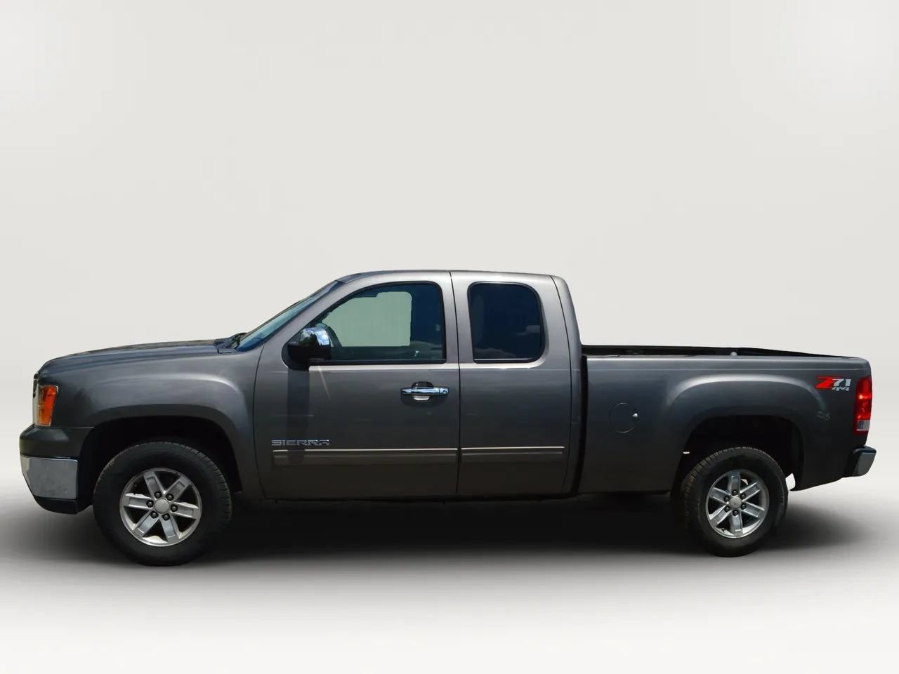 Used 2011 GMC Sierra 1500 SLE w/ Power Tech Package AWD/4WD image 5
