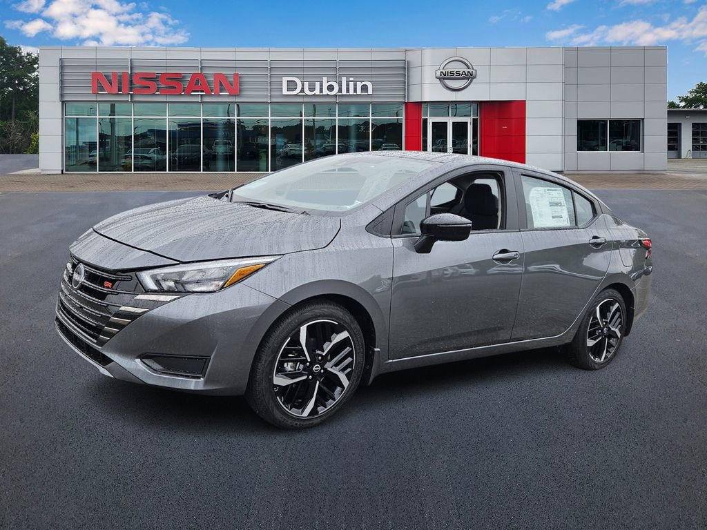New 2025 Nissan Versa SR w/ Trunk Package