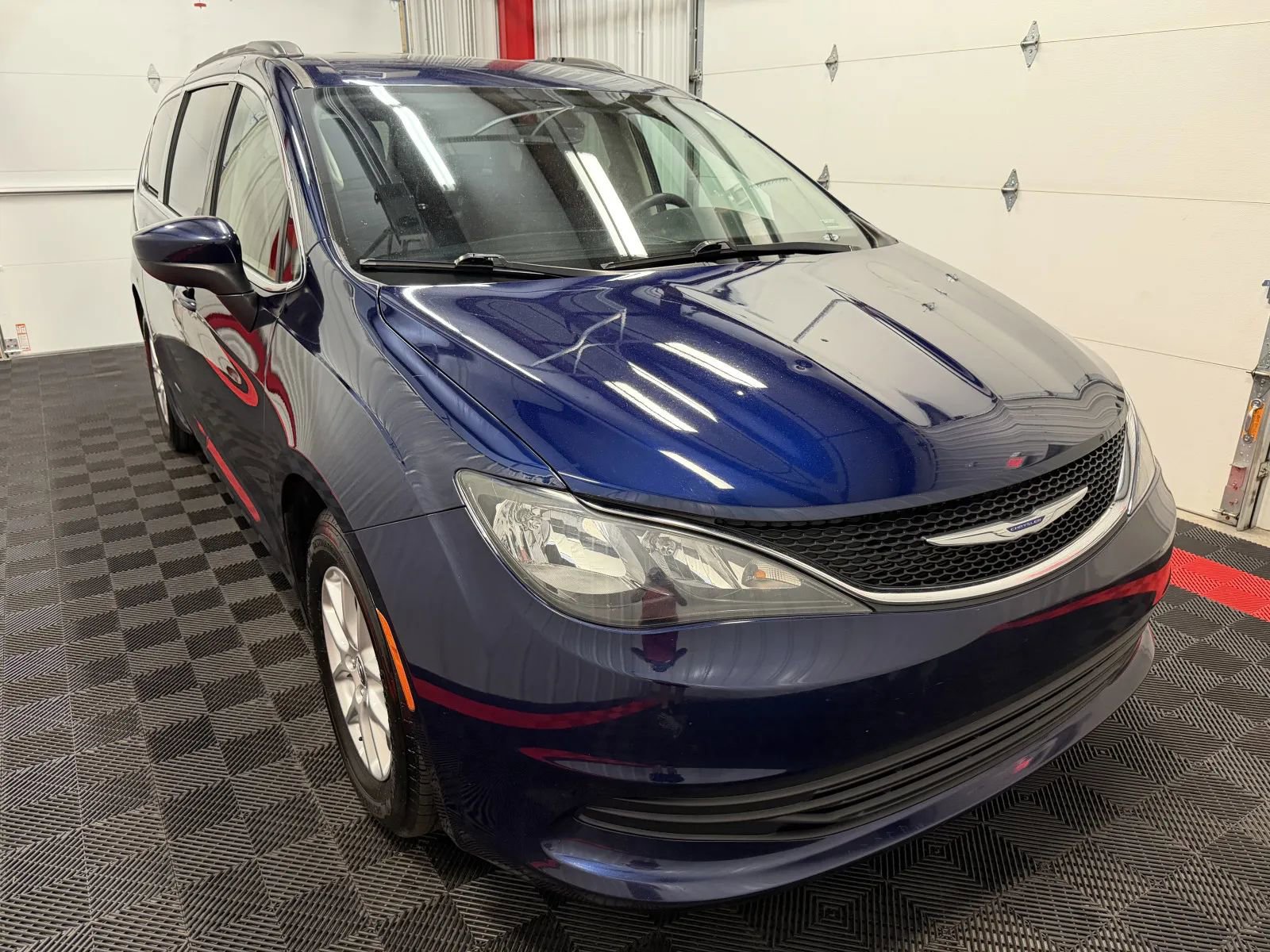 Used 2020 Chrysler Voyager Lxi FWD image 6