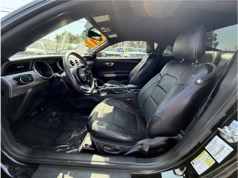 Used 2016 Ford Mustang Coupe image 17