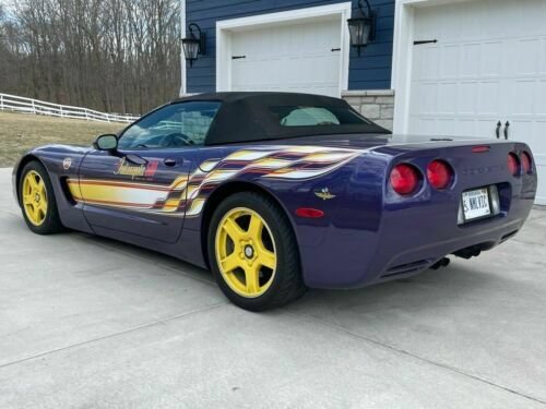 Used 1998 Chevrolet Corvette Convertible w/ Memory Pkg RWD image 38