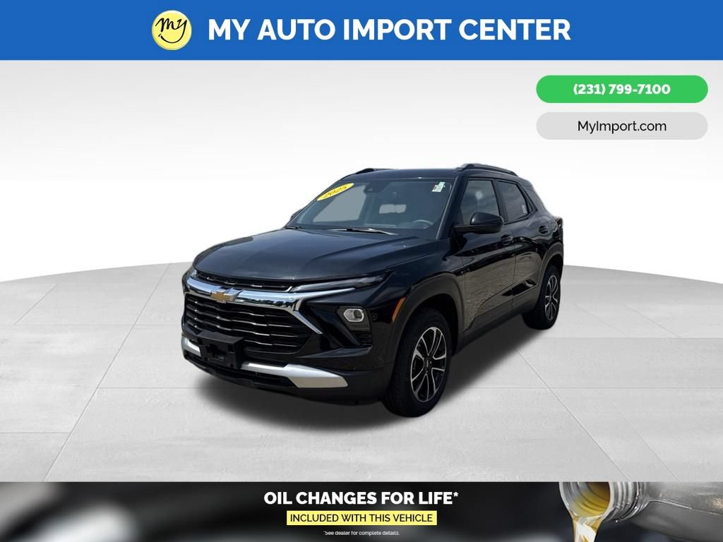 Used 2025 Chevrolet TrailBlazer LT AWD/4WD image 3