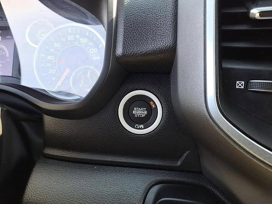 Used 2022 RAM 1500 Big Horn AWD/4WD image 31