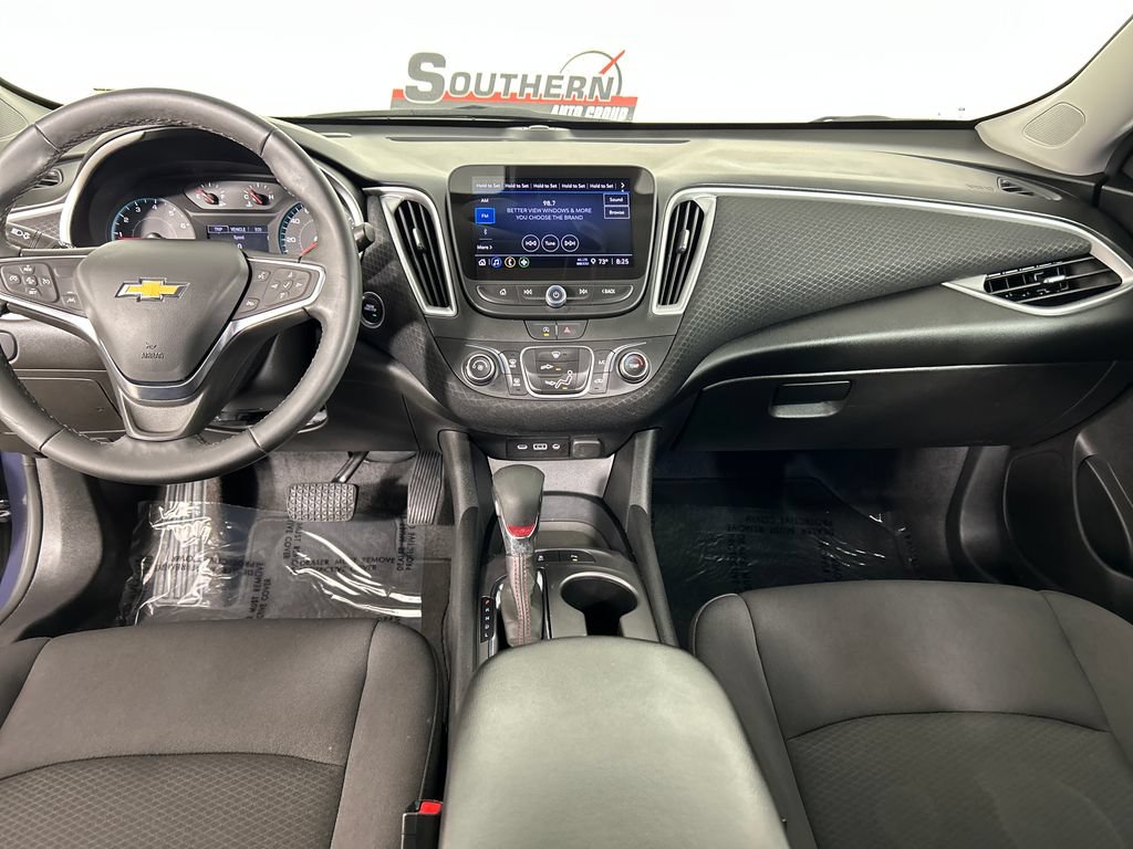 Used 2025 Chevrolet Malibu RS FWD image 18