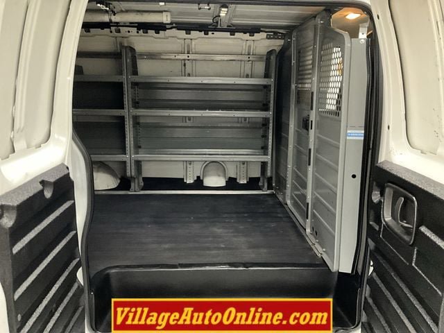 Used 2015 GMC Savana 2500 RWD image 28
