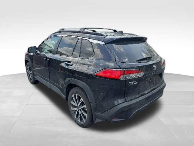 Used 2024 Toyota Corolla Cross XLE AWD/4WD image 4