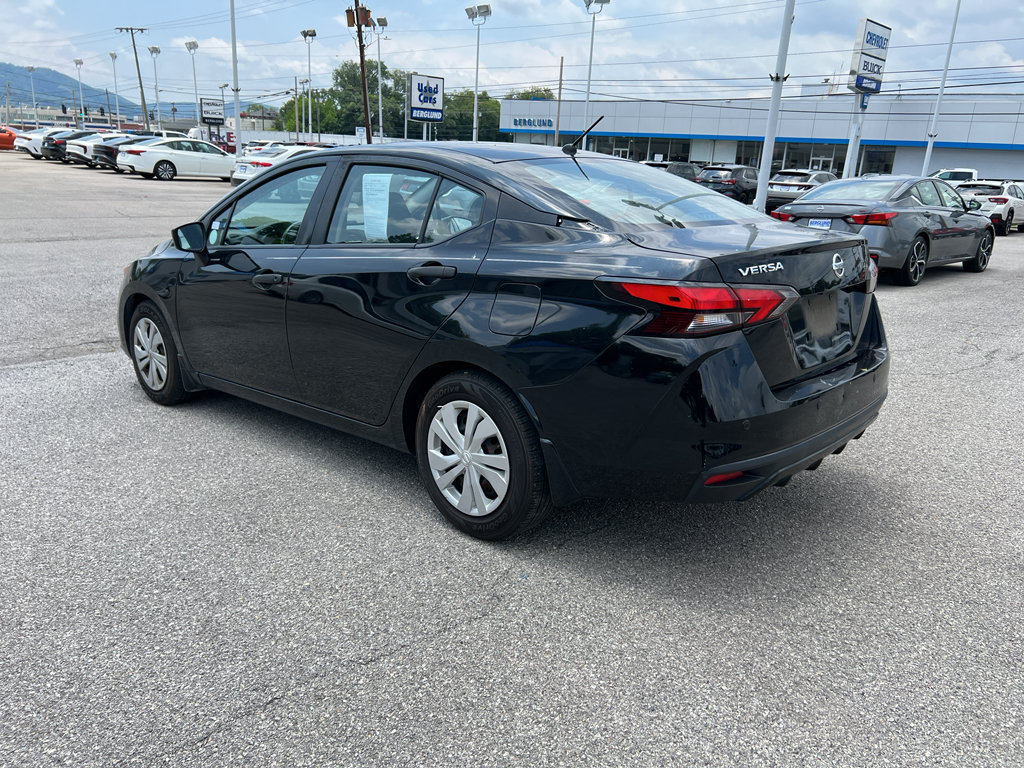 Used 2021 Nissan Versa S FWD image 4
