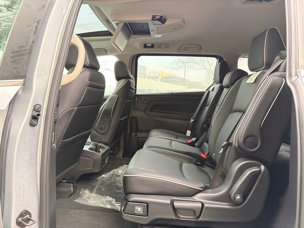 New 2026 Honda Odyssey Touring image 18