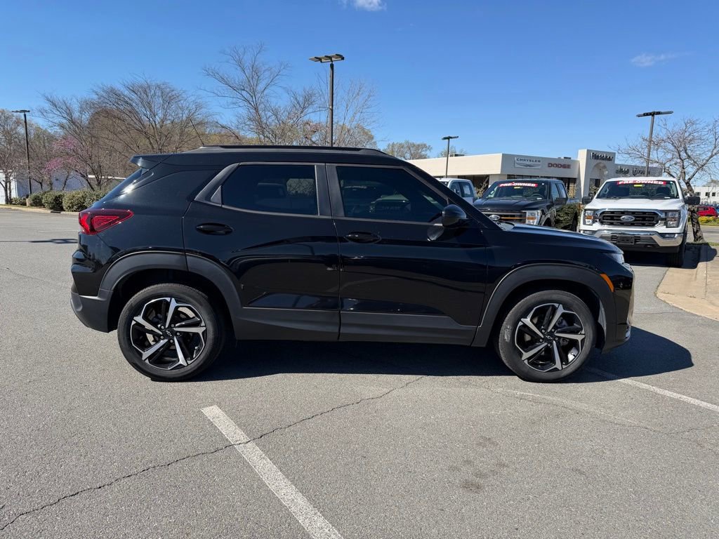 Used 2022 Chevrolet TrailBlazer RS w/ Driver Confidence Package image 8