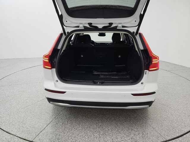 Certified 2025 Volvo V60 B5 Cross Country Plus AWD/4WD image 15