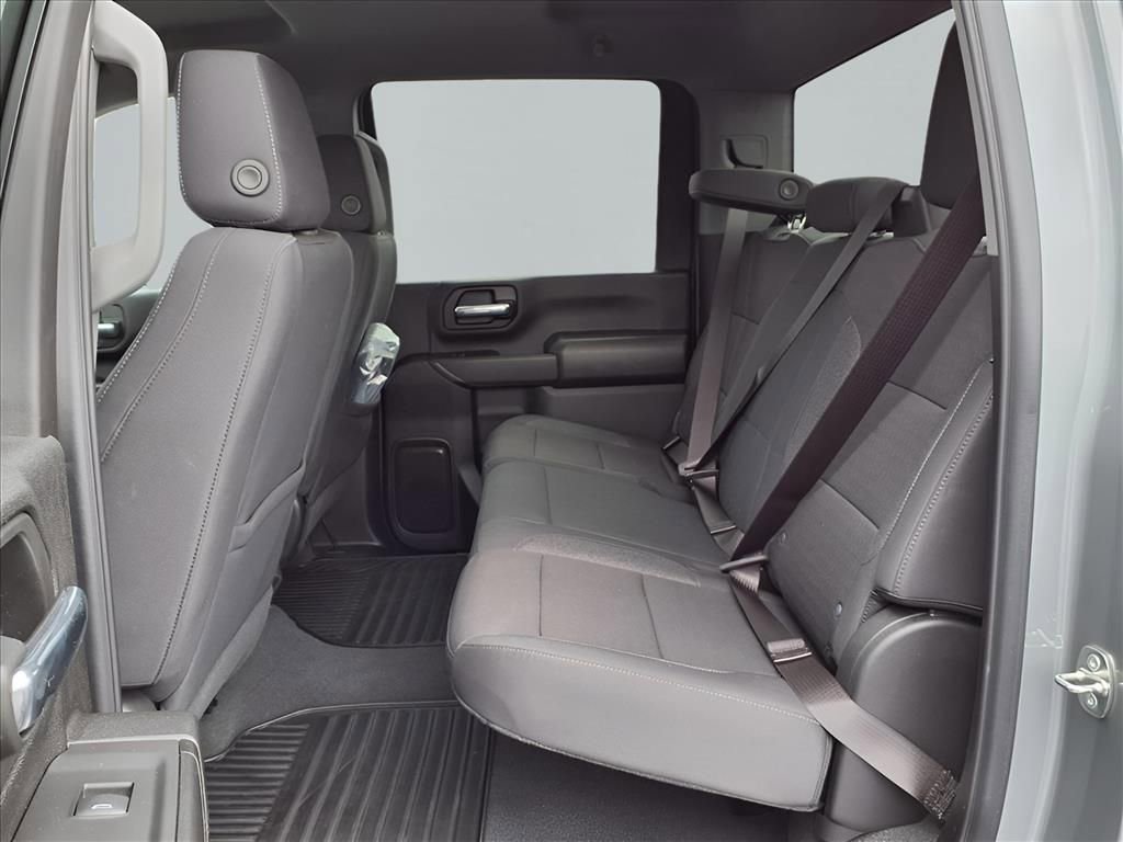 Used 2024 Chevrolet Silverado 2500 Custom w/ Custom Value Package image 18