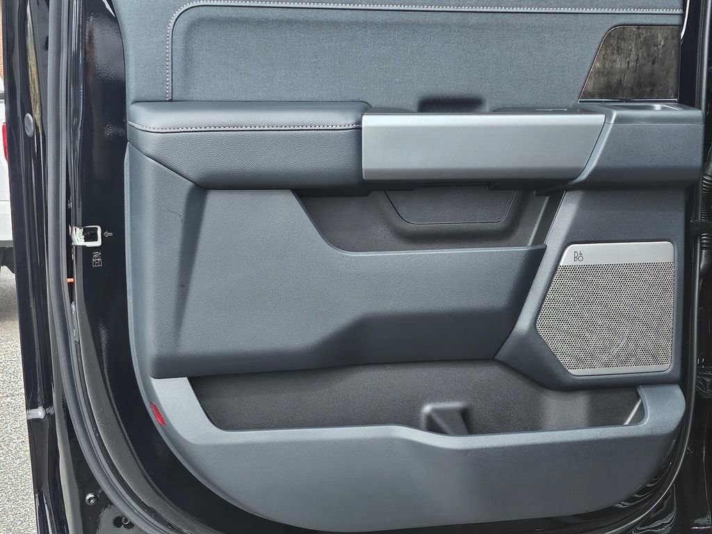 New 2026 Ford F250 Lariat w/ Black Appearance Package image 39