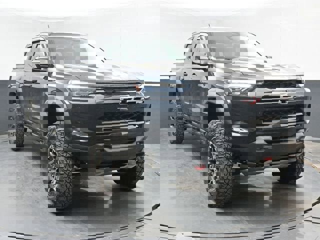 Used 2024 Chevrolet Colorado ZR2 image 2