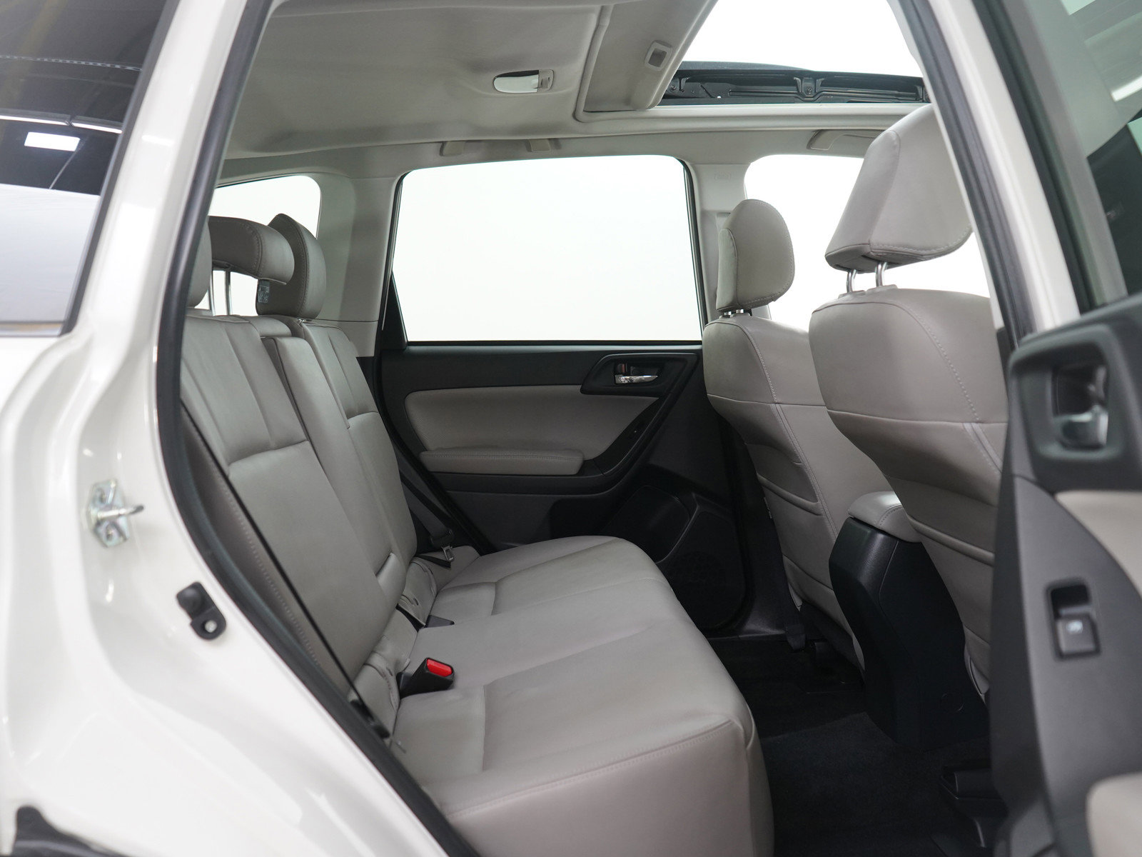 Used 2015 Subaru Forester 2.5i Limited w/ Popular Package #2 image 12