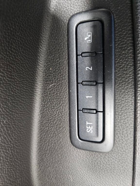 Used 2015 Chevrolet Suburban LT AWD/4WD image 28