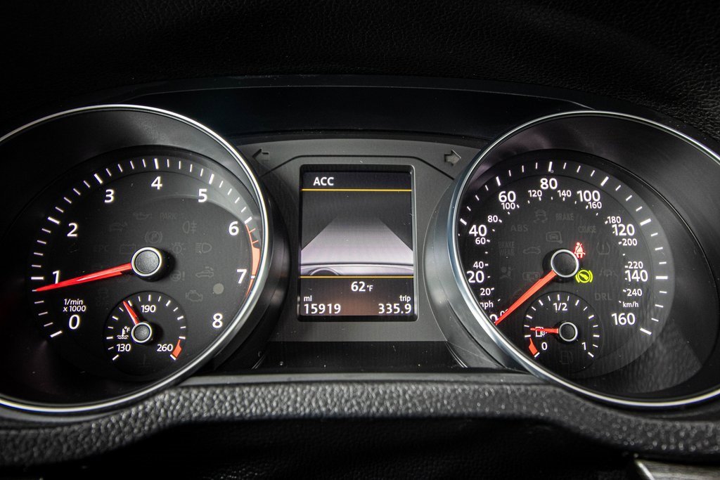 Used 2018 Volkswagen Passat 2.0T SE image 3