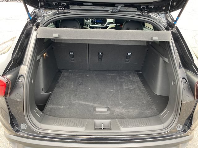 Used 2024 Chevrolet Trax RS w/ Sunroof Package FWD image 21