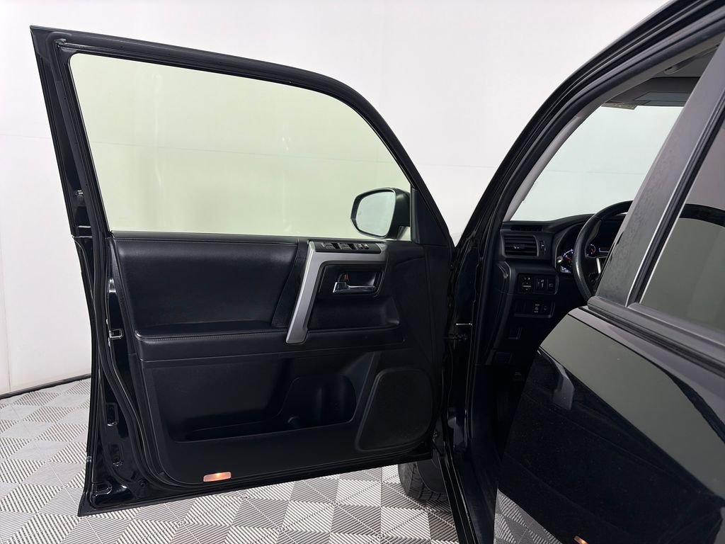 Used 2024 Toyota 4Runner SR5 Premium w/ Moonroof Package RWD image 10