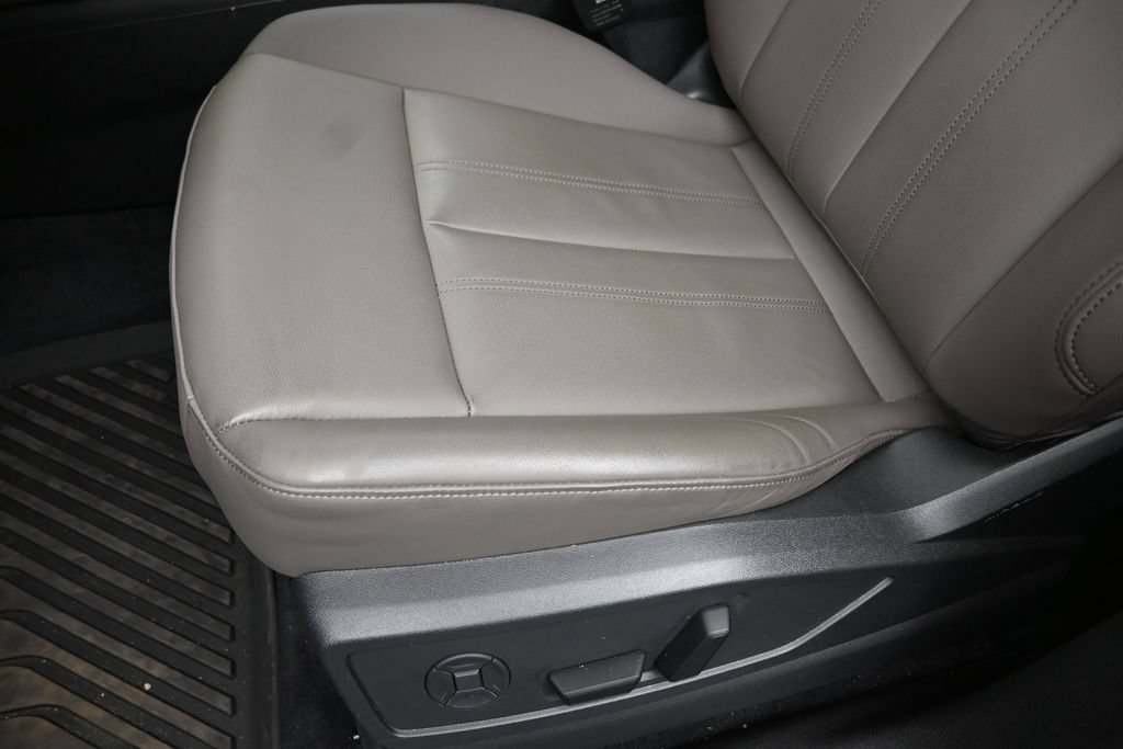 Certified 2025 Audi Q5 Premium w/ Convenience Package AWD/4WD image 23
