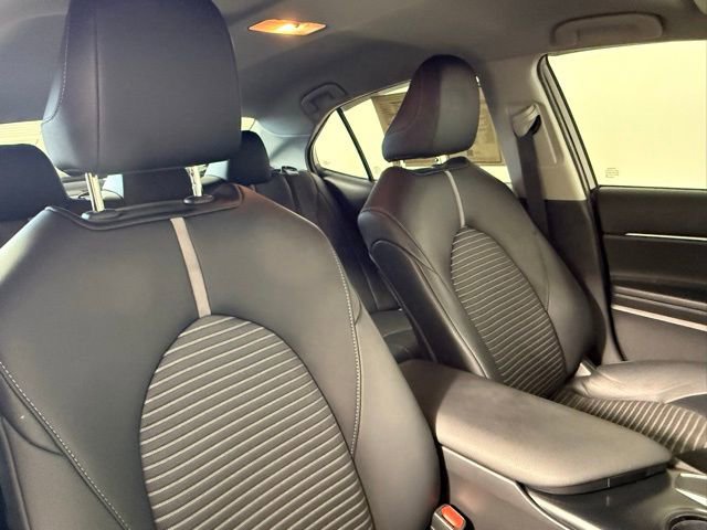 Used 2020 Toyota Camry SE w/ Convenience Package FWD image 48