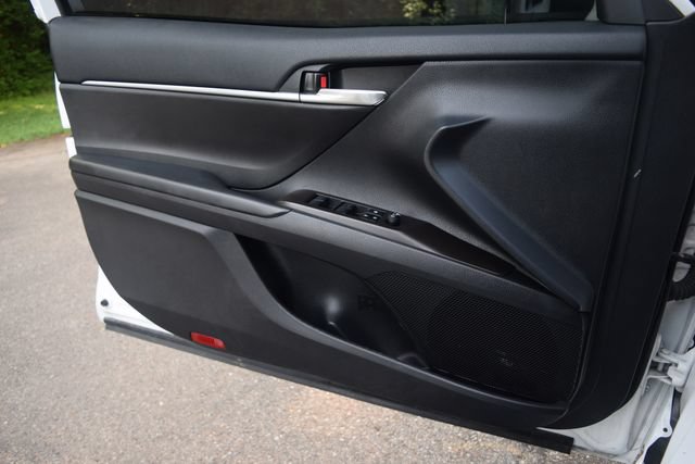 Used 2022 Toyota Camry SE w/ Audio Upgrade Package FWD image 18