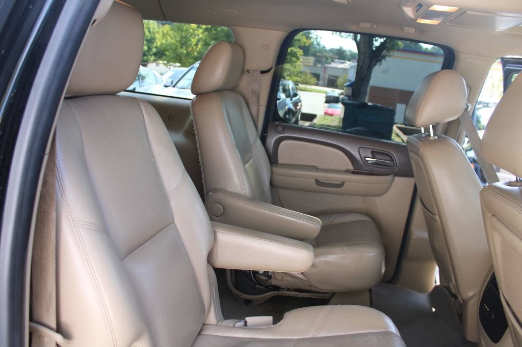 Used 2011 Chevrolet Suburban LTZ RWD image 39