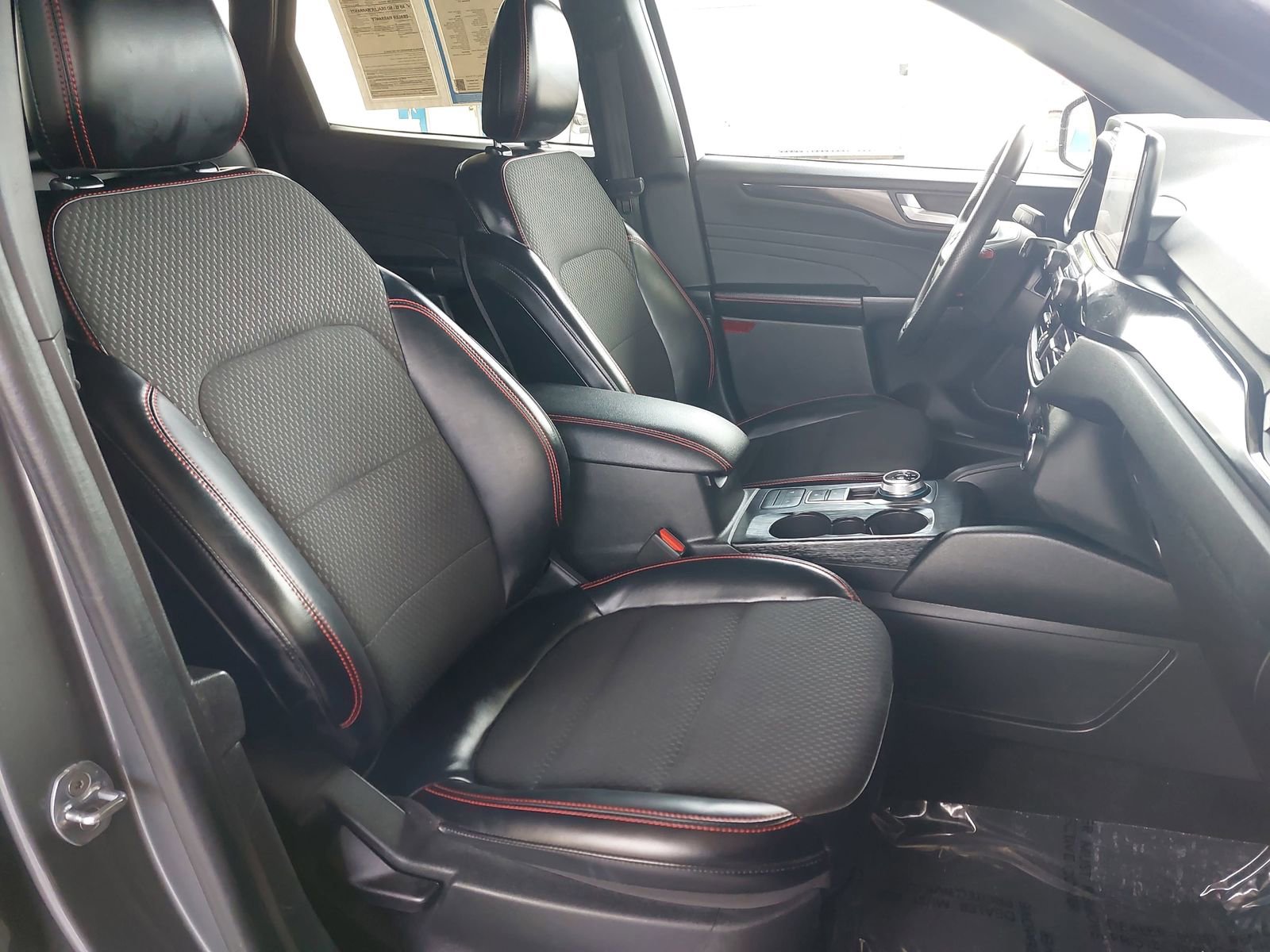 Used 2024 Ford Escape ST-Line image 10