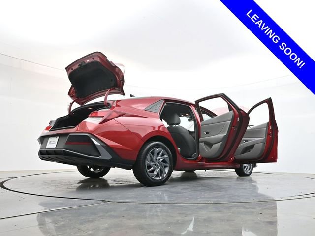 Used 2024 Hyundai Elantra SEL FWD image 40
