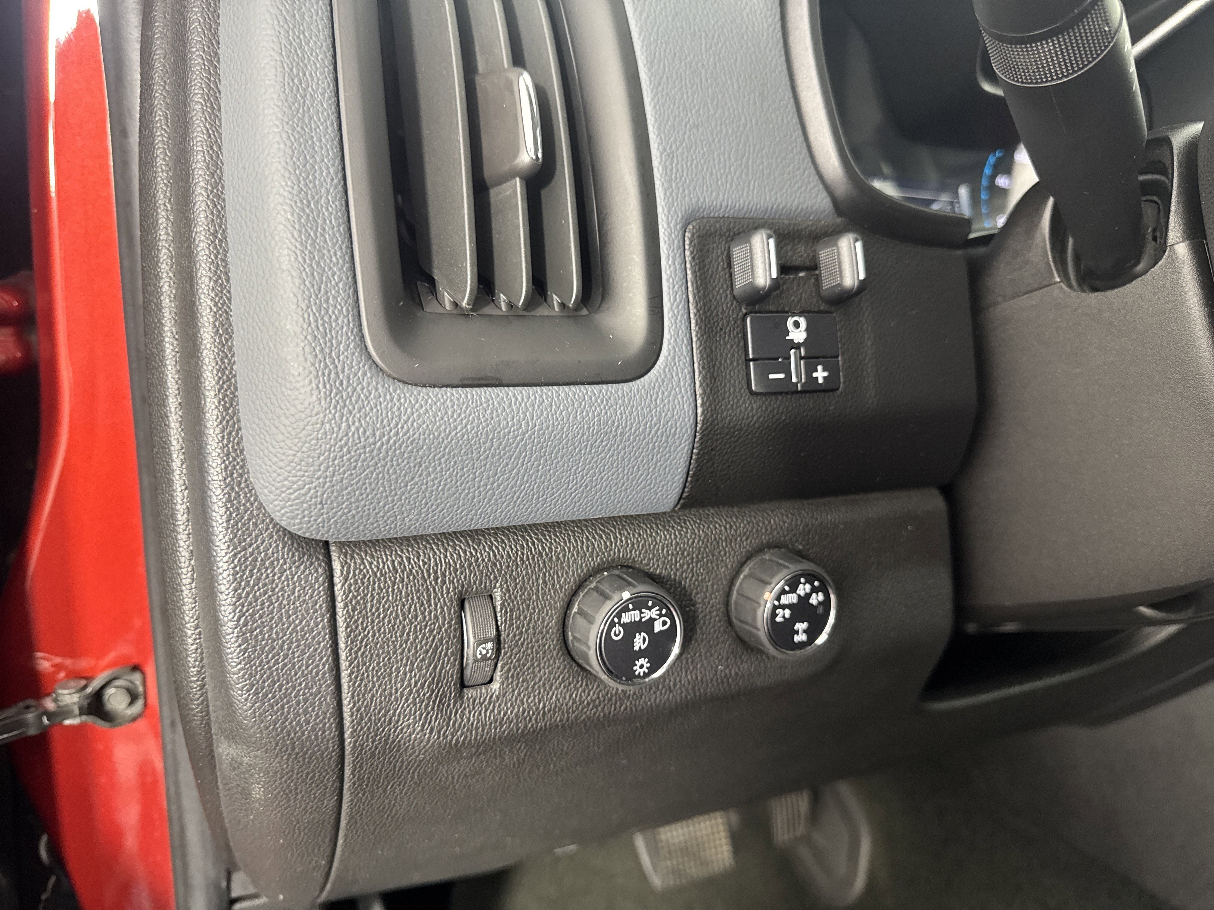 Used 2016 Chevrolet Colorado Z71 image 23