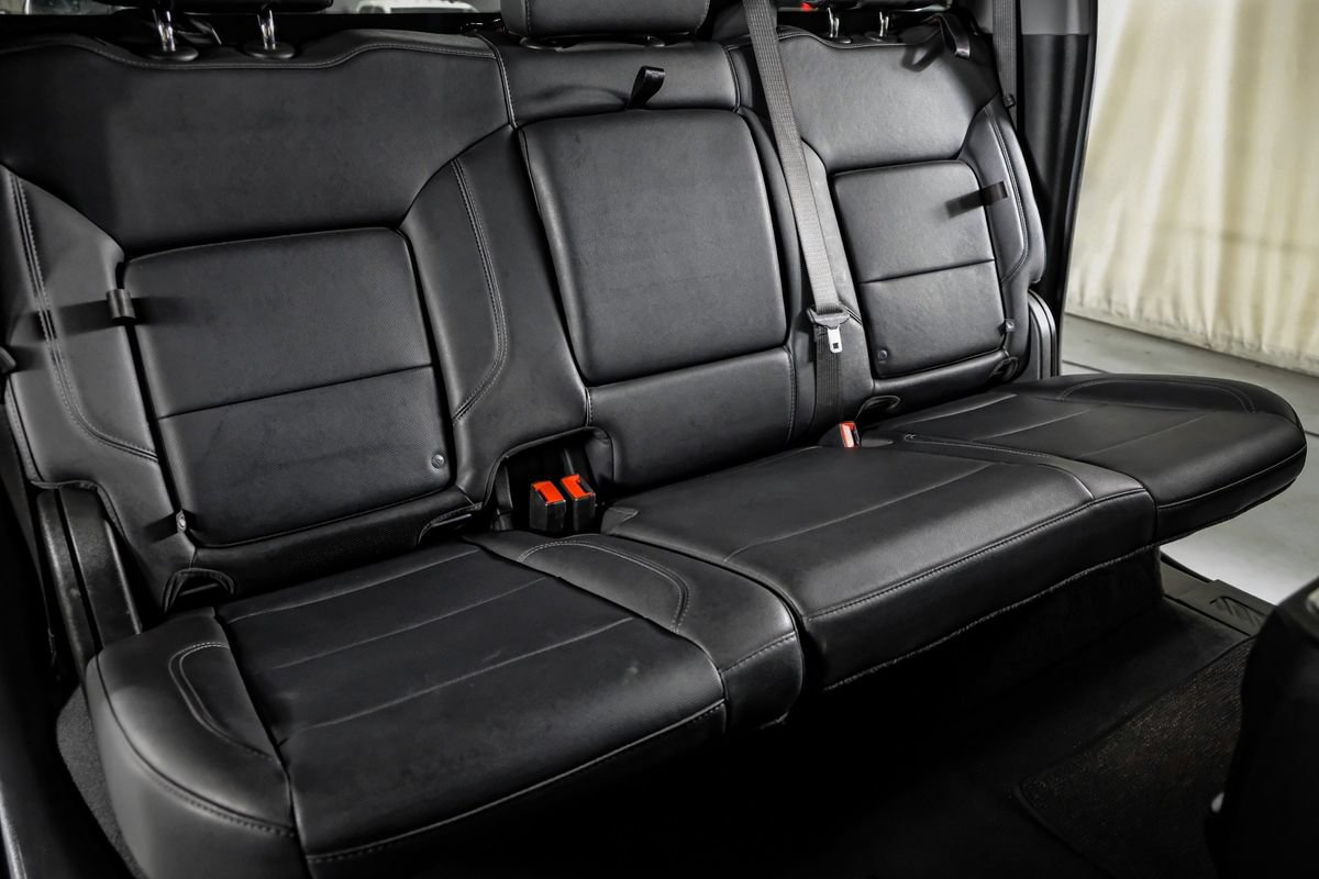 Used 2025 Chevrolet Silverado 3500 LTZ w/ LTZ Convenience Package AWD/4WD image 32