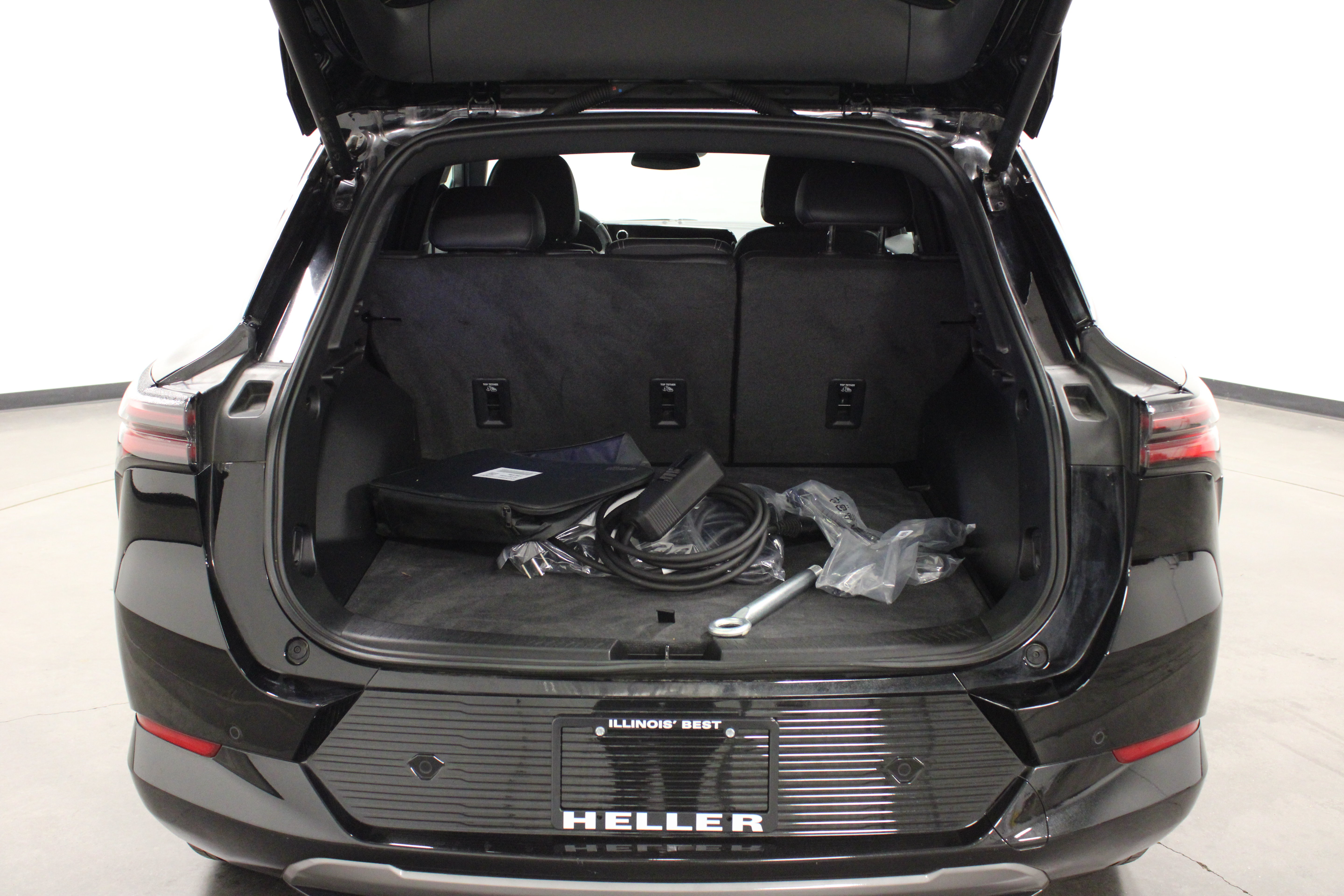 Used 2024 Chevrolet Equinox EV LT FWD image 12