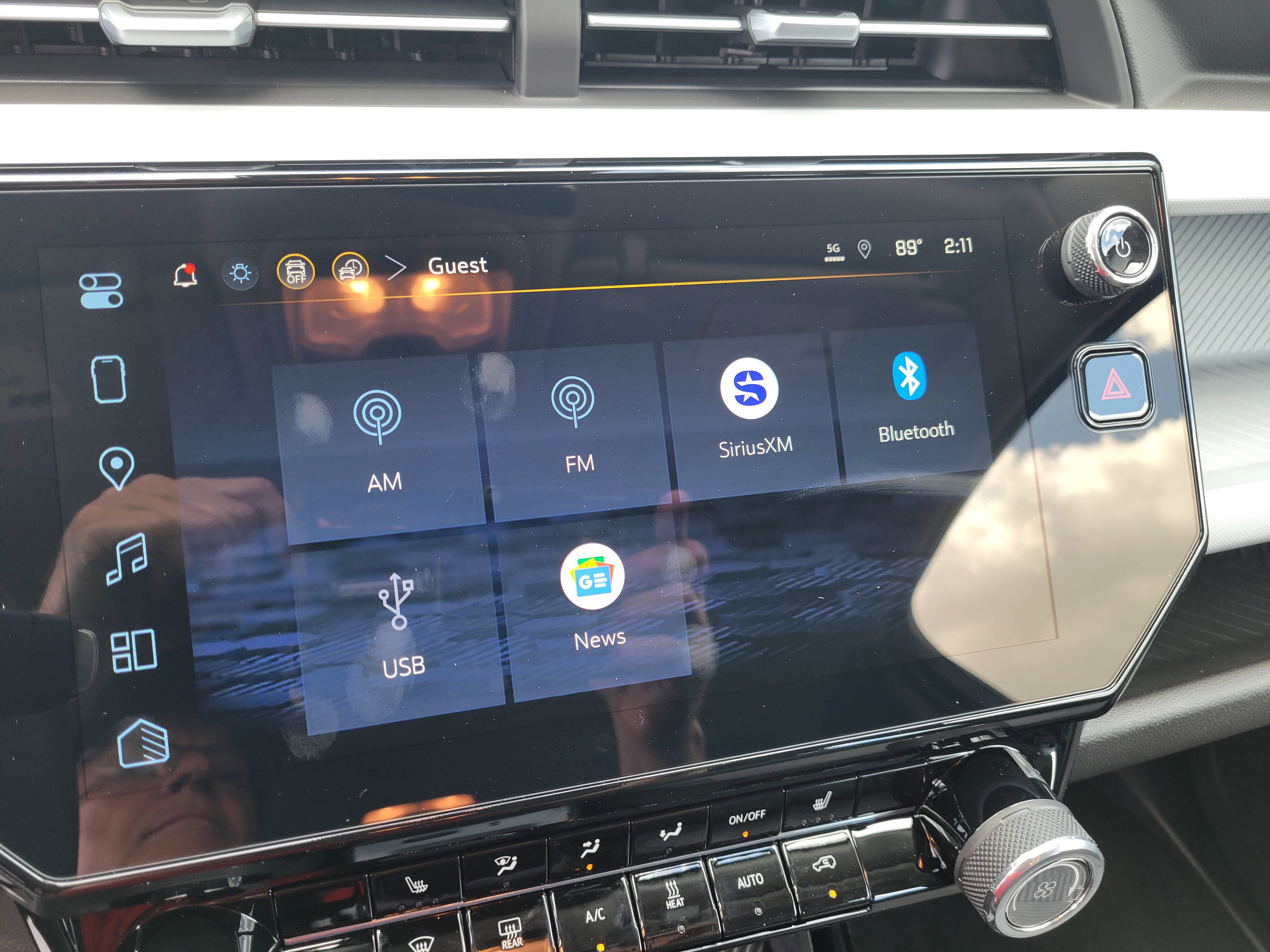 New 2027 Chevrolet Bolt LT w/ Comfort Package FWD image 21